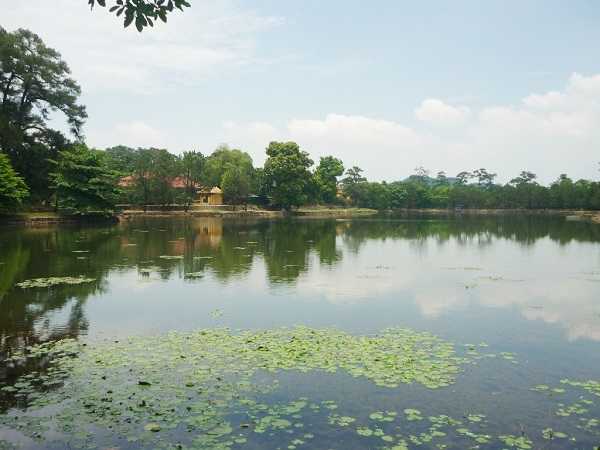Điềm báo trong giấc mơ thấy hồ nước